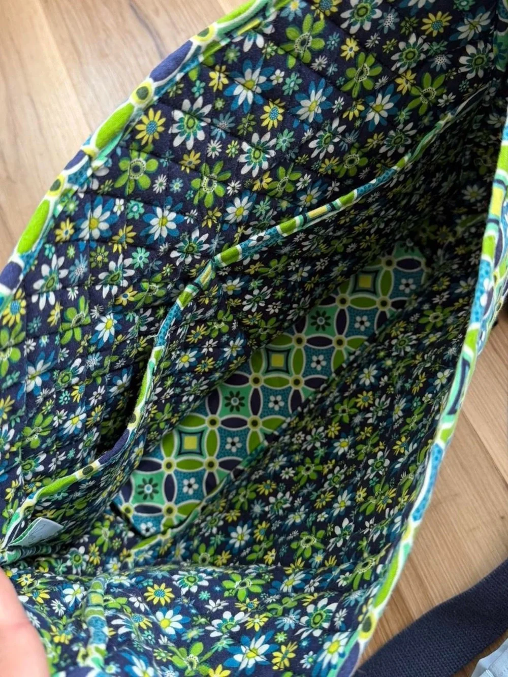 Vera Bradley DAISY DAISY Blue & Green Quilted Crossbody Messenger